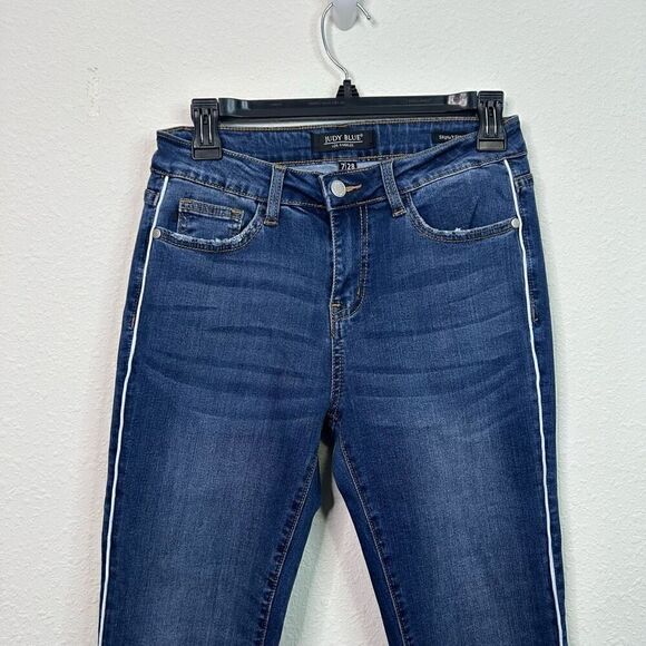 Judy Blue Mid Rise Skinny Fit Size 7/28 JB84165 Med Blue Pin Stripe Jeans - Picture 2 of 15